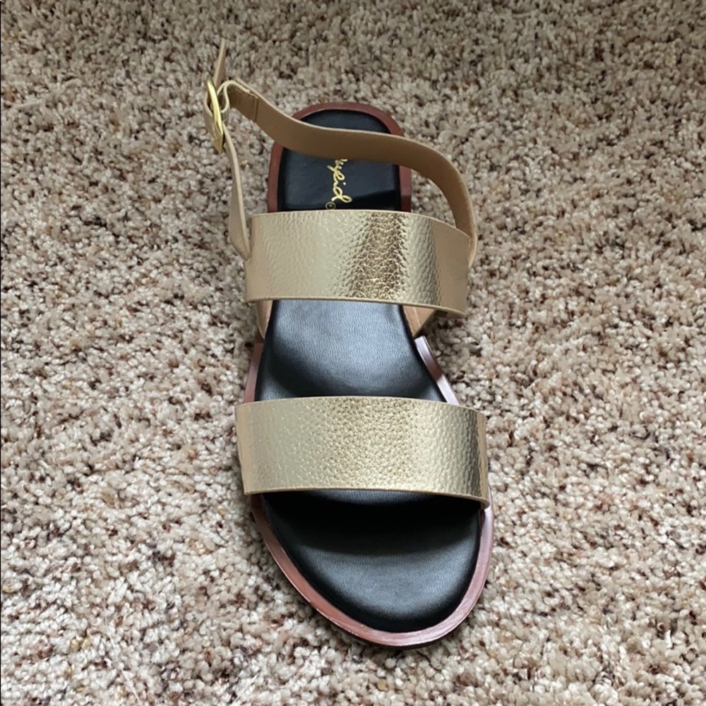 Gold sandal - Picture 4 of 4
